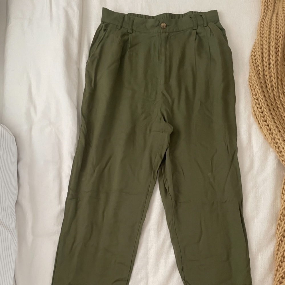Soft & loose Cotton On pants